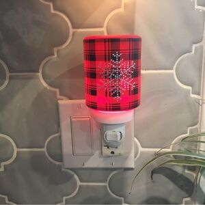 Scentsy Frosted Flannel Wax Warmer with Red and Black Plaid